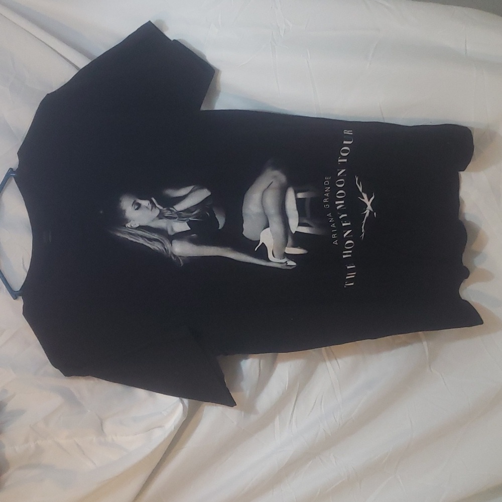 Arianna Grande 2015 honeymoon tour graphic tee